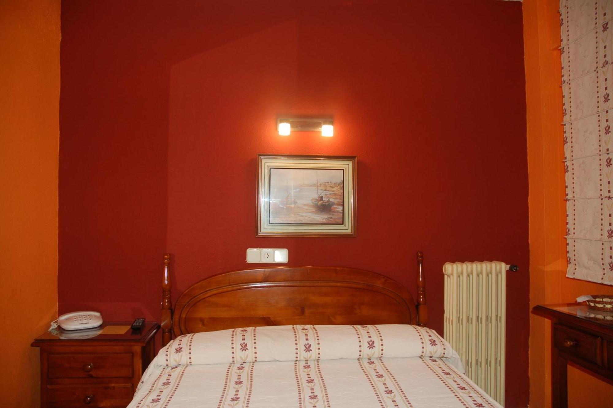 Hostal Residencia Castilla Cuenca  Bagian luar foto