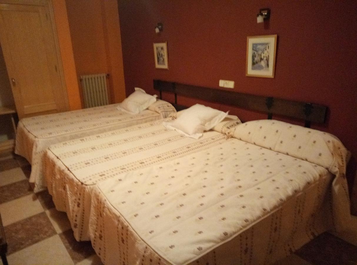 Hostal Residencia Castilla Cuenca  Bagian luar foto